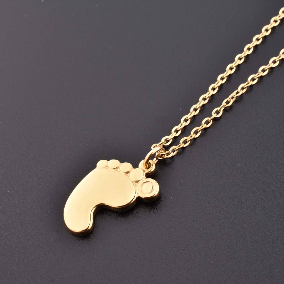 Wholesale Stainless Steel PVD Gold Plating Custom Baby Feet MOM Daughter Necklace For Gifts